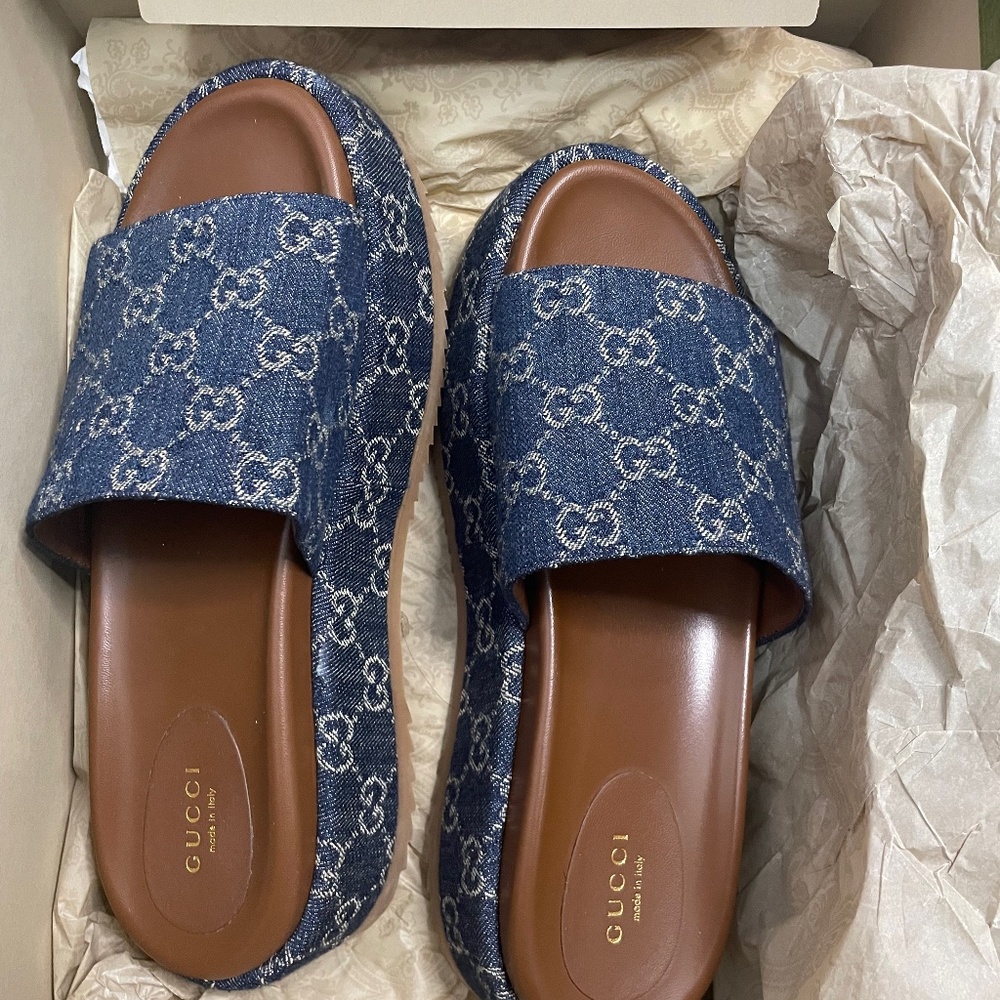 GUCCI PLATFORM SLIDE SANDALS